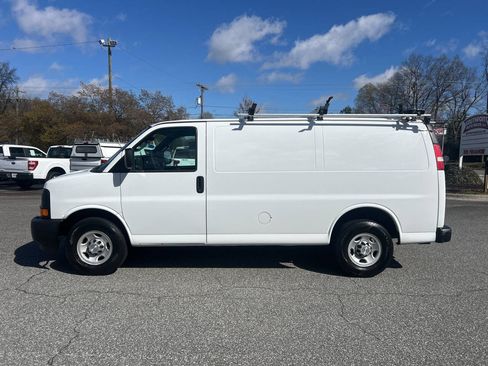 Used 2017 Chevrolet Express 2500 image 2