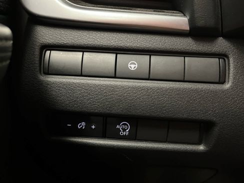 Used 2023 Nissan Rogue SV image 20