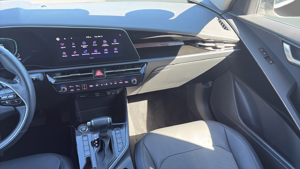 Used 2023 Kia Niro EX FWD image 13
