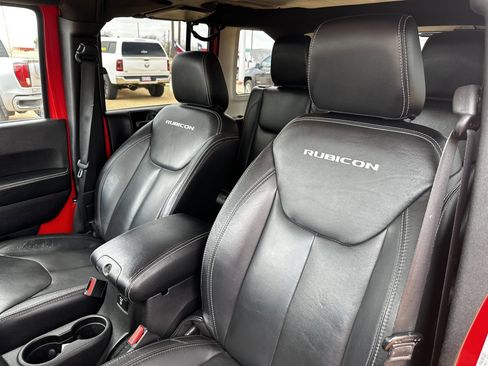 Used 2015 Jeep Wrangler Unlimited Rubicon image 19