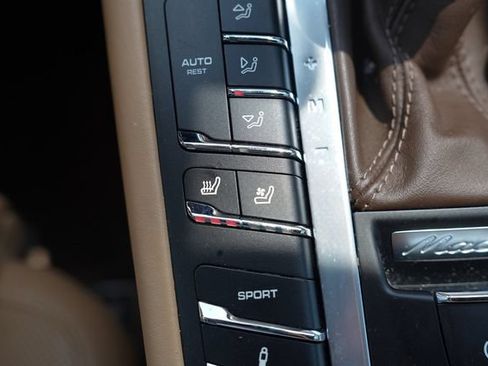 Used 2018 Porsche Macan GTS AWD/4WD image 38