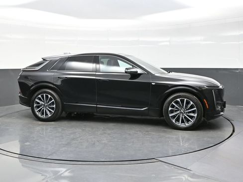Certified 2024 Cadillac Lyriq Sport w/ LPO, Floor Liner Package AWD/4WD image 8