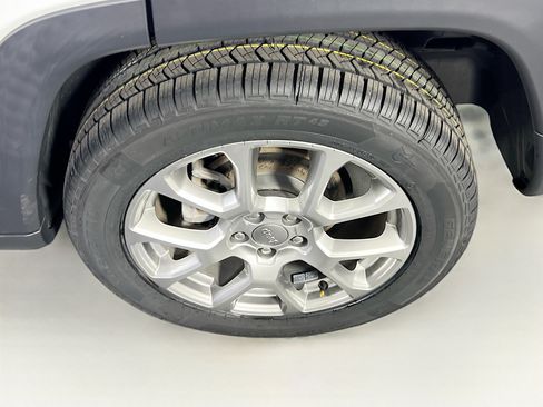 Used 2022 Jeep Compass Latitude AWD/4WD image 29