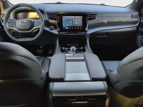 Used 2023 Jeep Wagoneer Series II image 12