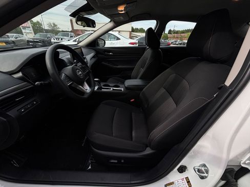Used 2025 Nissan Altima 2.5 SV image 31