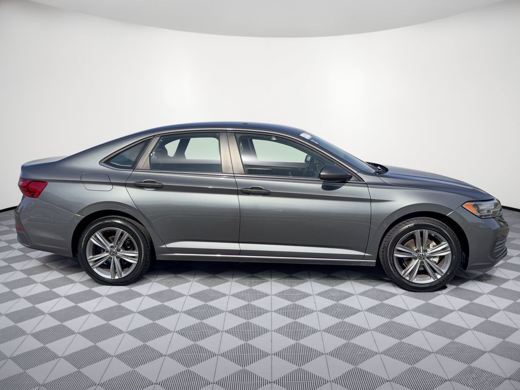 Certified 2024 Volkswagen Jetta SE FWD image 8