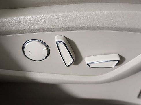 Used 2021 Lincoln Nautilus Reserve image 38