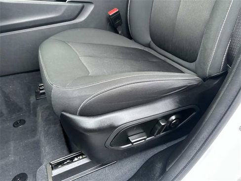 Certified 2023 Jeep Grand Cherokee Laredo w/ Luxury Tech Group I image 18