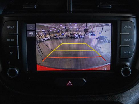 Used 2023 Kia Soul LX image 6