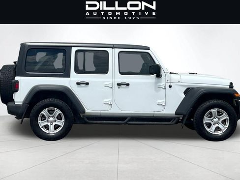 Used 2018 Jeep Wrangler Unlimited Sport AWD/4WD image 3