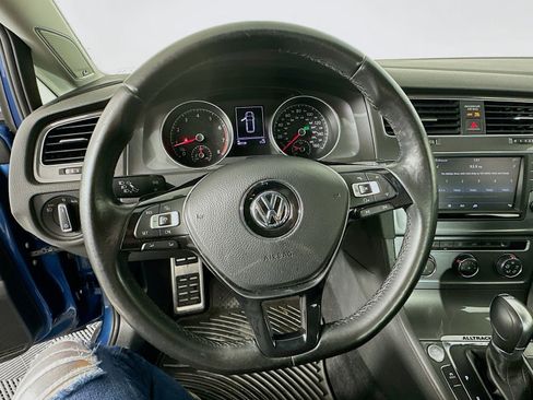 Used 2017 Volkswagen Golf Alltrack S image 12