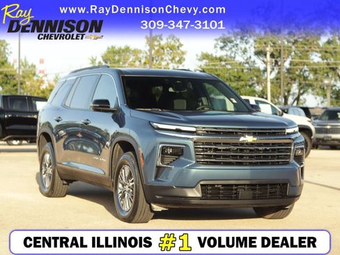 Used 2025 Chevrolet Traverse LT AWD/4WD image 1
