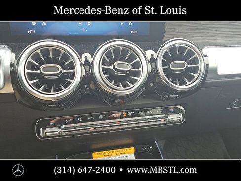 Used 2026 Mercedes-Benz GLB 250 4MATIC image 27