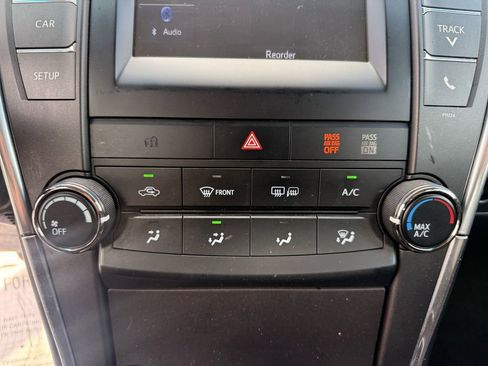 Used 2016 Toyota Camry SE FWD image 23