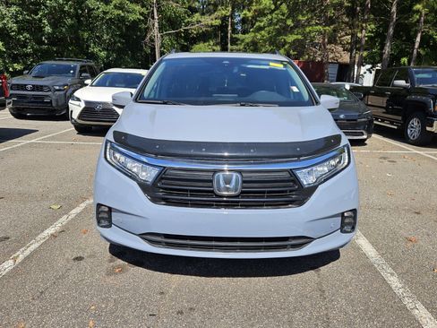 Used 2024 Honda Odyssey Elite image 2