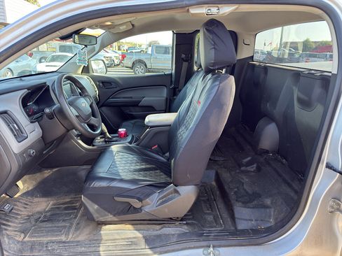 Used 2018 Chevrolet Colorado W/T image 9