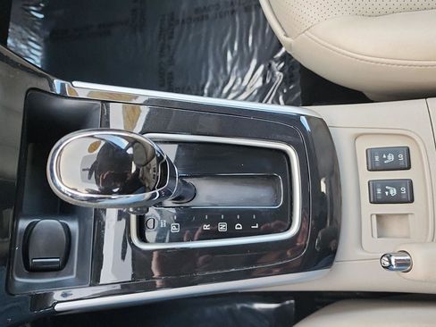 Used 2017 Nissan Sentra SL image 20