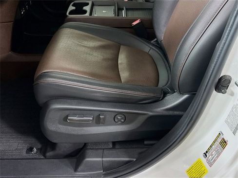 Certified 2025 Honda Odyssey Elite image 29