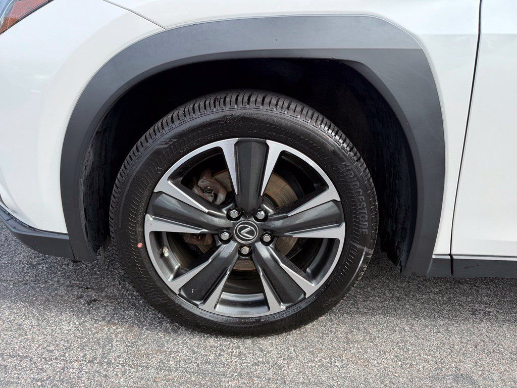 Used 2019 Lexus UX 250h w/ Premium Package AWD/4WD image 23