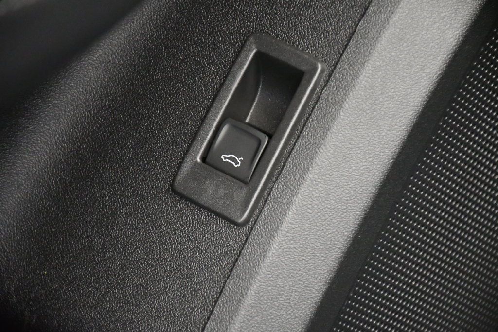 Used 2025 Audi Q5 Prestige AWD/4WD image 33