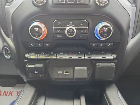 Used 2019 GMC Sierra 1500 SLT image 18