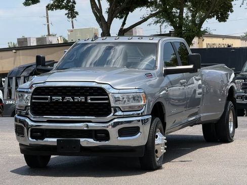 Used 2022 RAM 3500 Lone Star AWD/4WD image 3