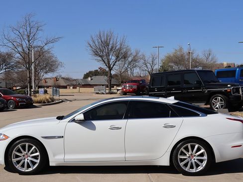 Used 2014 Jaguar XJ image 7