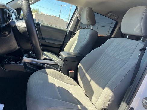 Used 2016 Toyota Tacoma SR5 w/ SR5 Appearance Package (SN) image 24