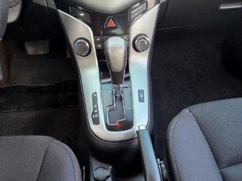 Used 2015 Chevrolet Cruze LT image 11
