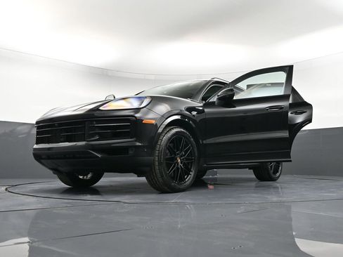 New 2026 Porsche Cayenne AWD/4WD image 39