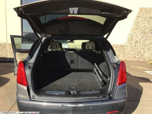 Used 2017 Cadillac XT5 Luxury w/ Driver Awareness Package image 14