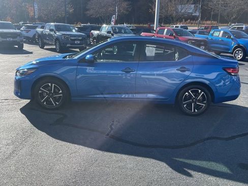 Used 2024 Nissan Sentra SV FWD image 8
