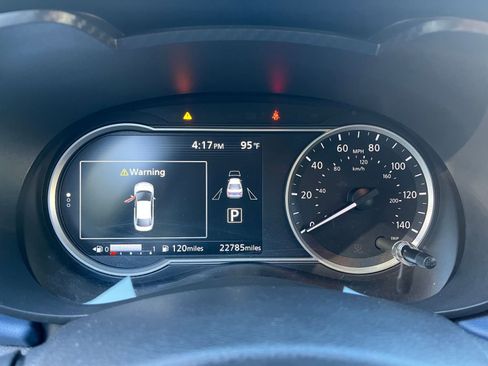 Used 2025 Nissan Versa SV image 38