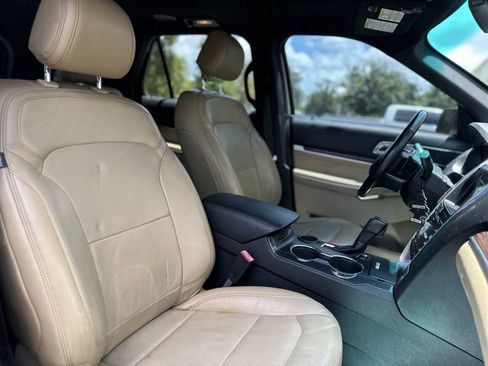 Used 2017 Ford Explorer Limited w/ Equipment Group 301A FWD image 27