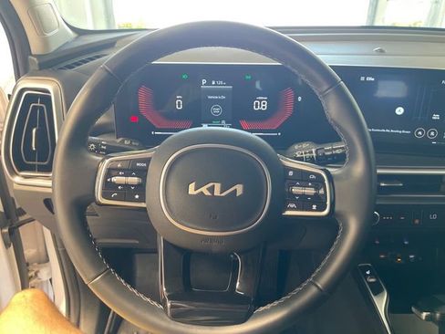 Used 2025 Kia Sorento S w/ Panoramic Sunroof Package FWD image 8