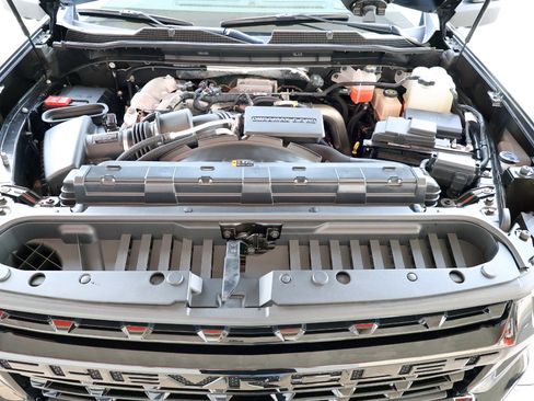 Used 2022 Chevrolet Silverado 2500 LTZ w/ LTZ Plus Package image 12