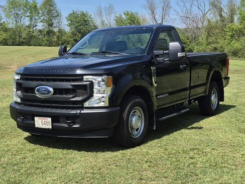 Used 2020 Ford F250 XL w/ Power Equipment Group RWD image 2