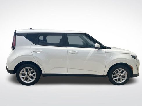 Used 2023 Kia Soul S FWD image 8