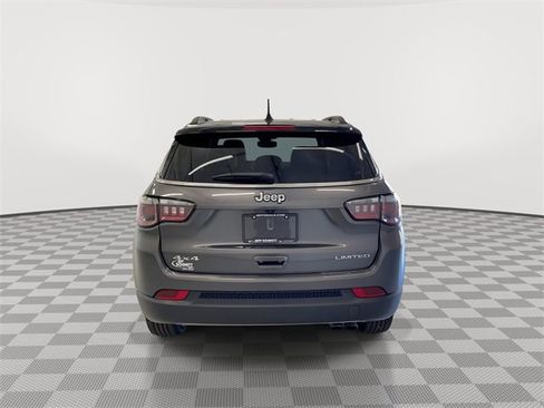 Used 2022 Jeep Compass Limited image 9