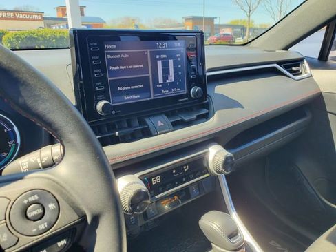 Used 2022 Toyota RAV4 SE AWD/4WD image 28