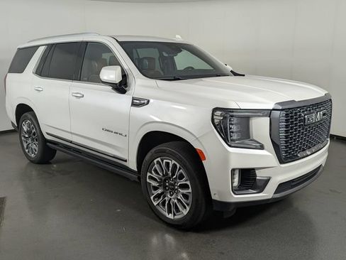 Used 2023 GMC Yukon Denali Ultimate AWD/4WD image 2