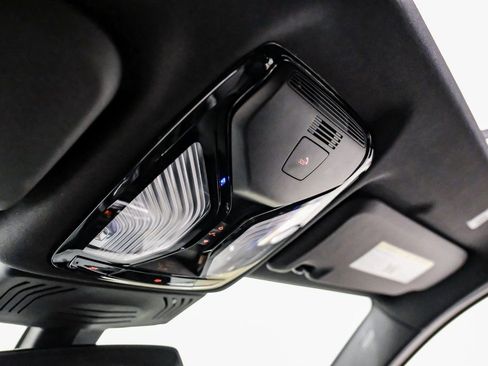 Used 2023 BMW X4 xDrive30i w/ Convenience Package image 21