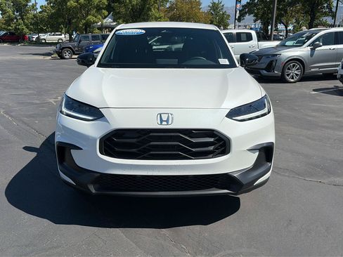 Used 2027 Honda HR-V Sport image 2
