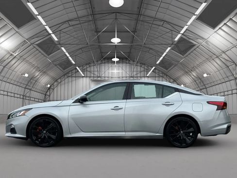 Used 2019 Nissan Altima 2.5 SR FWD image 4