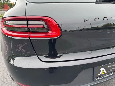 Used 2018 Porsche Macan image 15