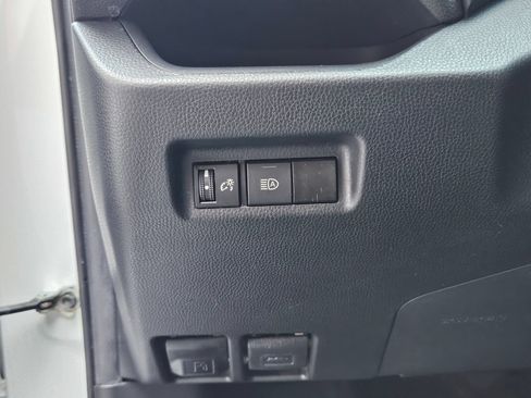 Used 2021 Toyota RAV4 LE FWD image 19