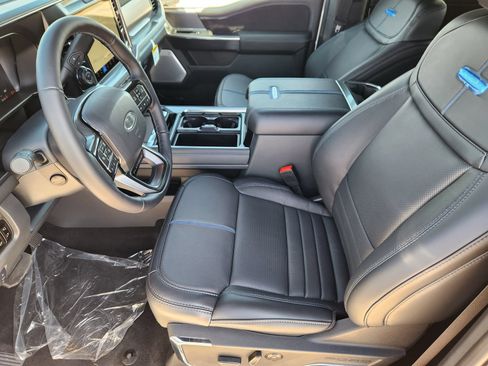 New 2026 Ford F450 Platinum w/ FX4 Off-Road Package AWD/4WD image 14
