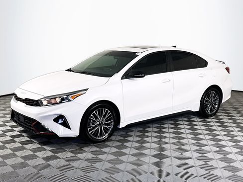 Used 2024 Kia Forte GT-Line w/ GT-Line Premium Package FWD image 4