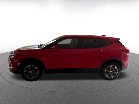 Used 2025 Chevrolet Blazer LT FWD image 9