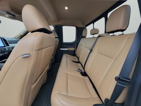 Used 2022 Ford F350 Lariat w/ Chrome Package image 27